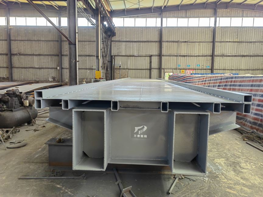 鋼結(jié)構(gòu)